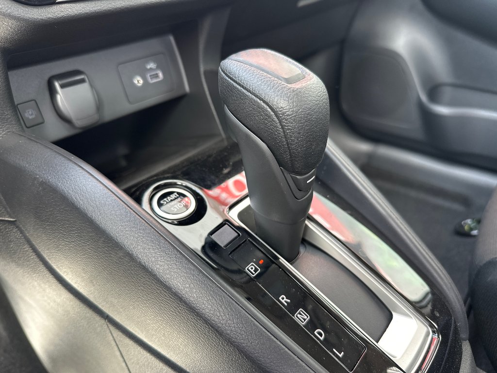 2025 Nissan Versa SV in Amos, Quebec - 9 - w1024h768px