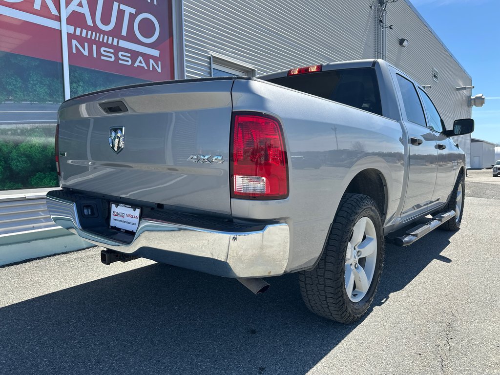 2023 Ram 1500 Classic SLT CREWCAB in Amos, Quebec - 6 - w1024h768px