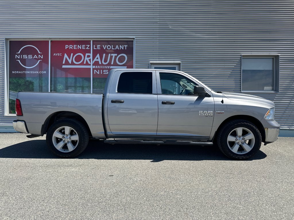 2023 Ram 1500 Classic SLT CREWCAB in Amos, Quebec - 4 - w1024h768px