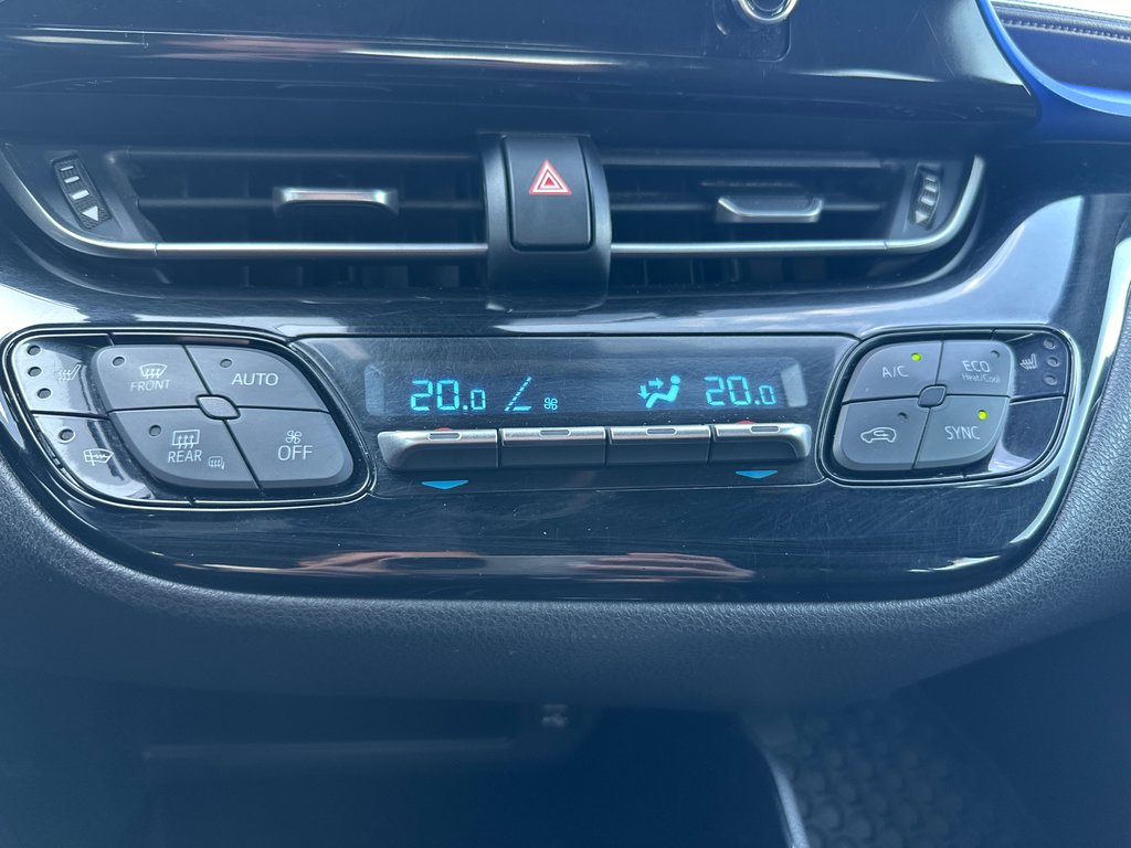 2020 Toyota C-HR XLE PREMIUM in Amos, Quebec - 17 - w1024h768px