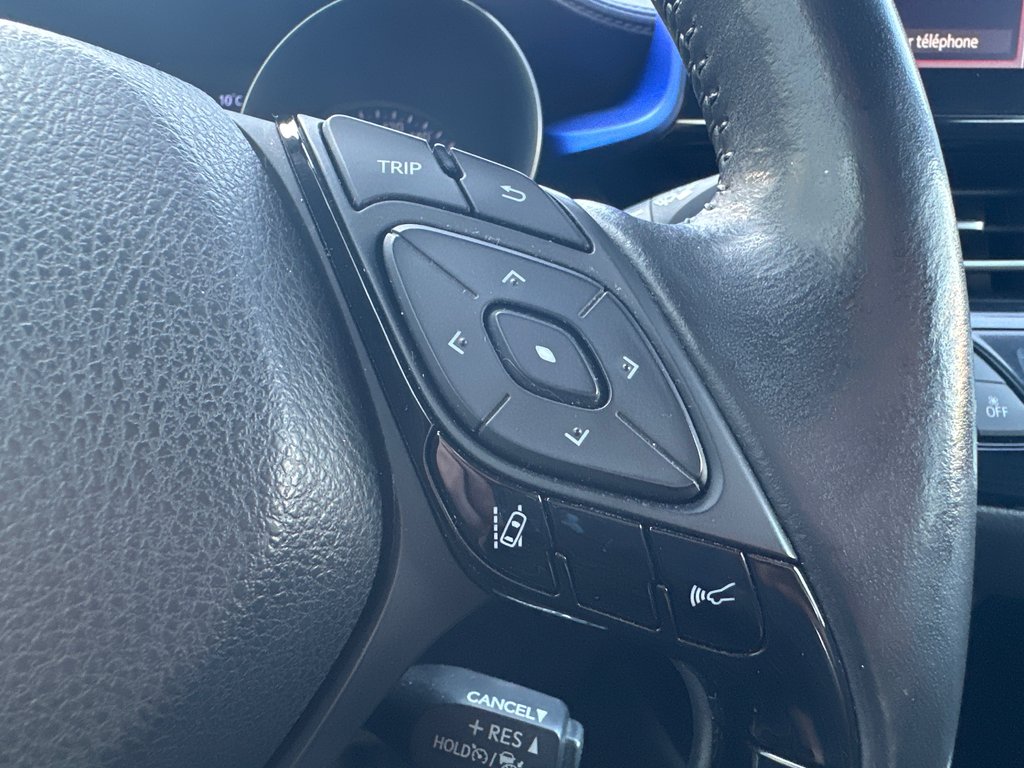 2020 Toyota C-HR XLE PREMIUM in Amos, Quebec - 15 - w1024h768px
