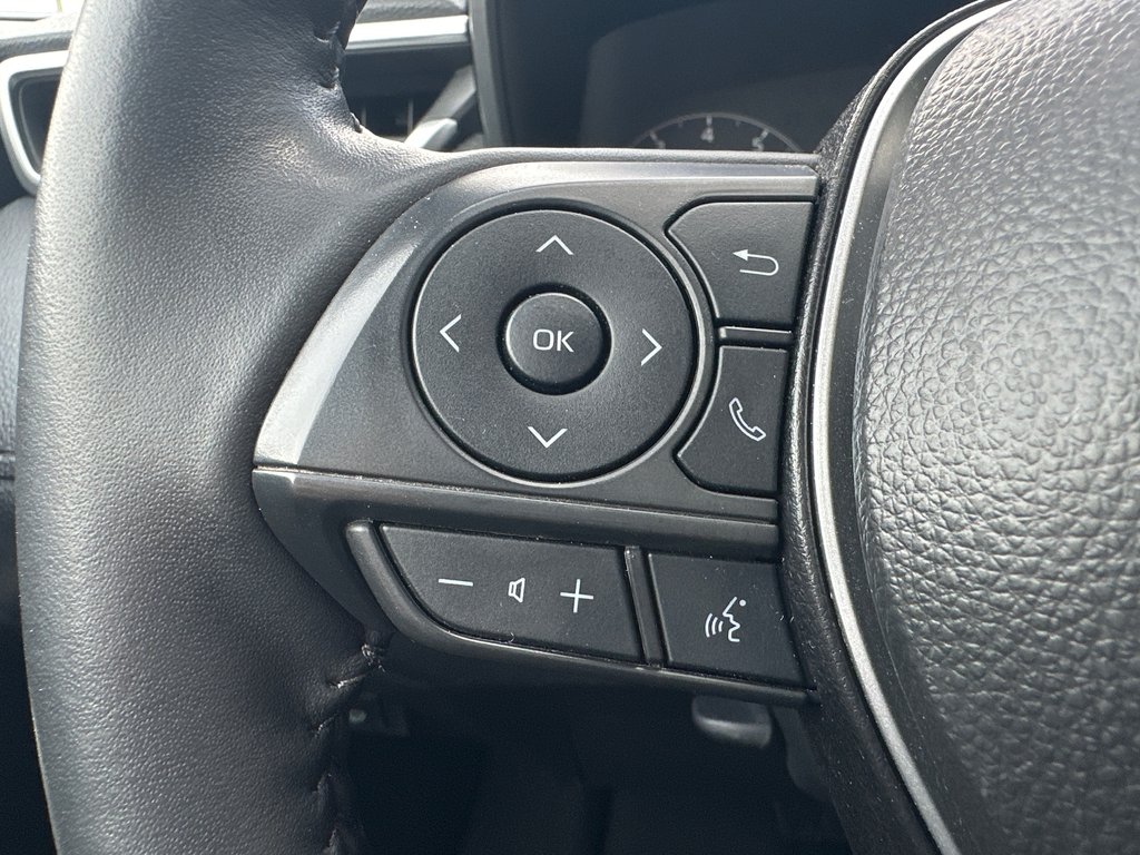 2025 Toyota Corolla Cross LE AWD in Amos, Quebec - 11 - w1024h768px