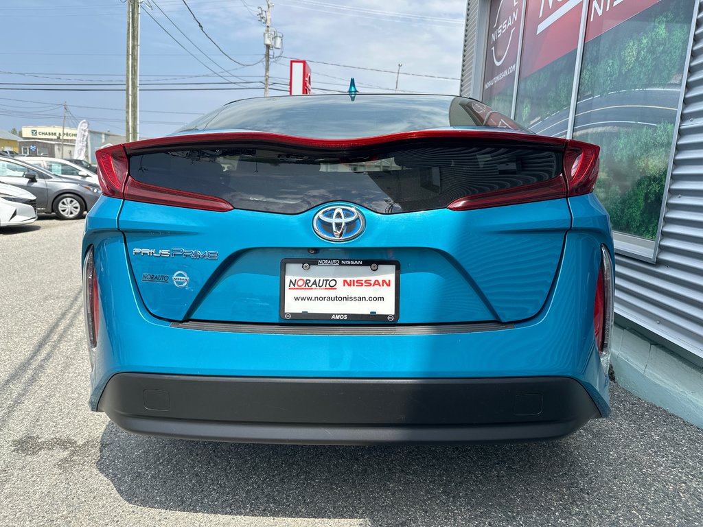 2017 Toyota PRIUS PRIME in Amos, Quebec - 8 - w1024h768px