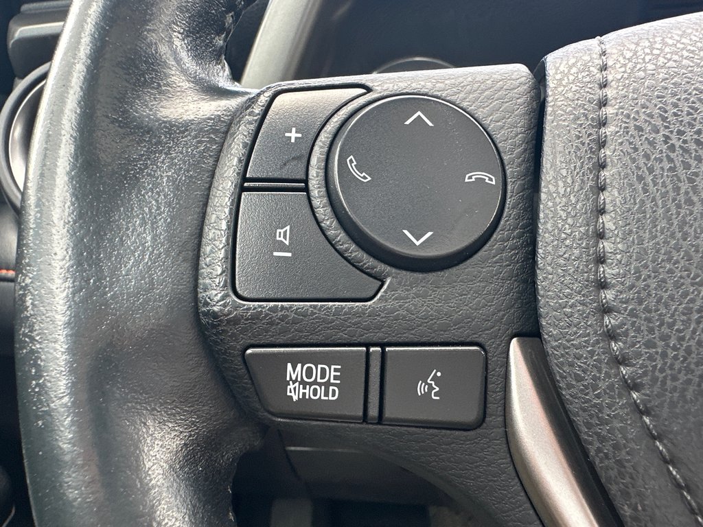 Toyota RAV4 SE AWD 2016 à Amos, Québec - 5 - w1024h768px
