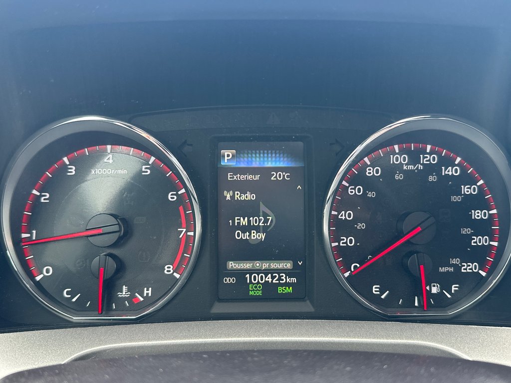 Toyota RAV4 SE AWD 2016 à Amos, Québec - 10 - w1024h768px