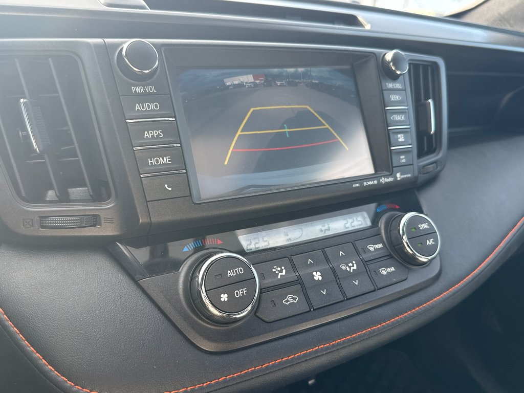 Toyota RAV4 SE AWD 2016 à Amos, Québec - 9 - w1024h768px