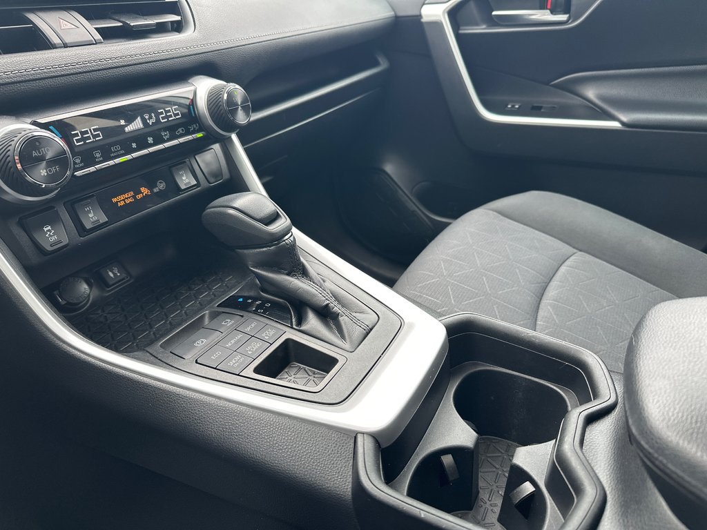 Toyota RAV4 XLE AWD 2019 à Amos, Québec - 12 - w1024h768px