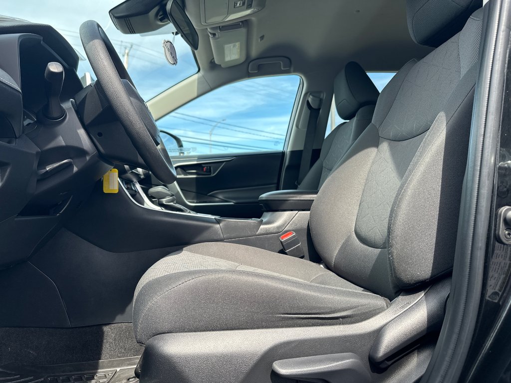 2024 Toyota RAV4 LE AWD in Amos, Quebec - 9 - w1024h768px