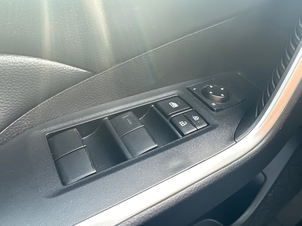 2024 Toyota RAV4 LE AWD in Amos, Quebec - 18 - w1024h768px