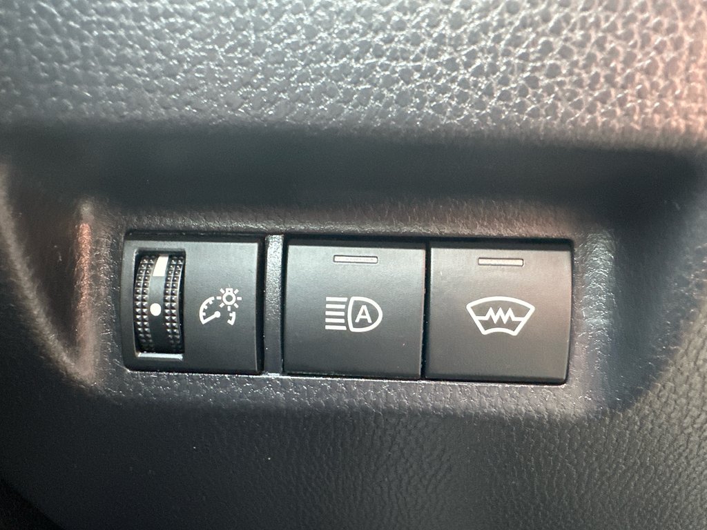 2024 Toyota RAV4 LE AWD in Amos, Quebec - 17 - w1024h768px