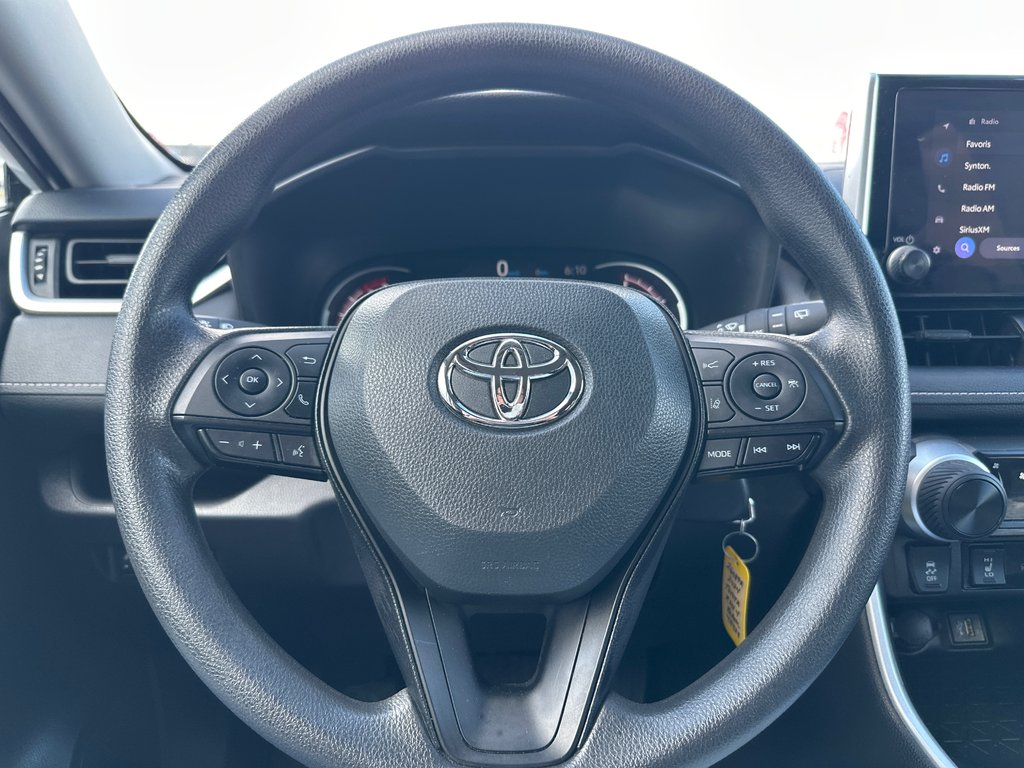 Toyota RAV4 LE AWD 2024 à Amos, Québec - 10 - w1024h768px