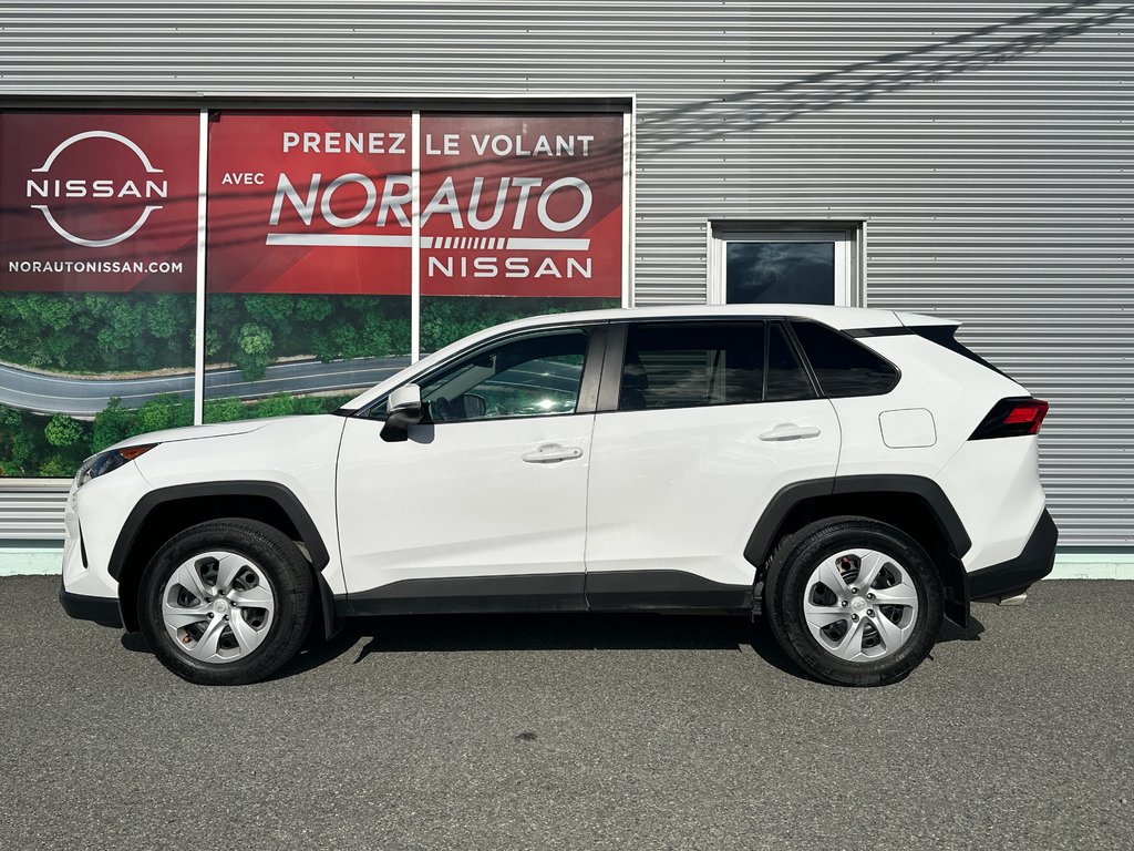 Toyota RAV4 LE AWD 2024 à Amos, Québec - 3 - w1024h768px