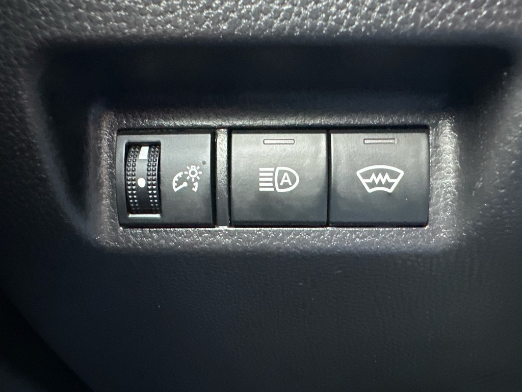 Toyota RAV4 LE AWD 2024 à Amos, Québec - 17 - w1024h768px