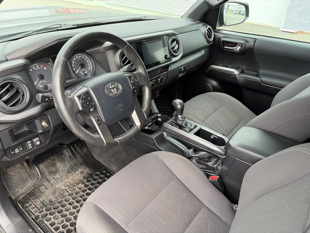 2017 Toyota Tacoma TRD Sport 4X4 in Amos, Quebec - 20 - w1024h768px