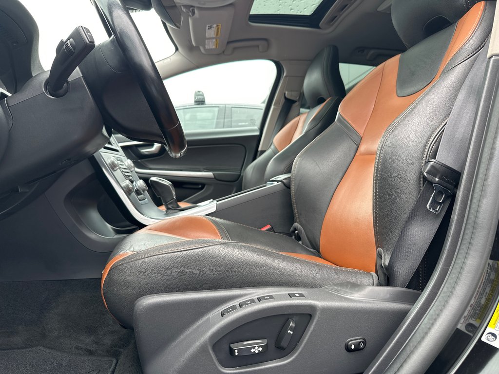 2018 Volvo V60 Cross Country T5 Premier AWD in Amos, Quebec - 3 - w1024h768px