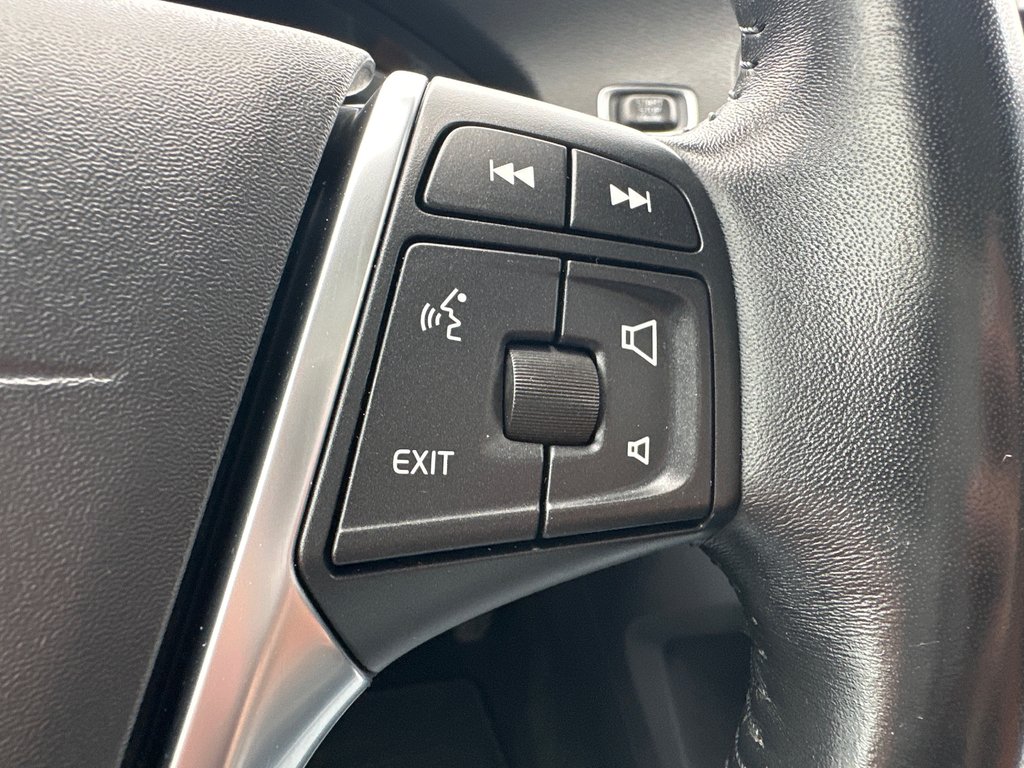 2018 Volvo V60 Cross Country T5 Premier AWD in Amos, Quebec - 9 - w1024h768px