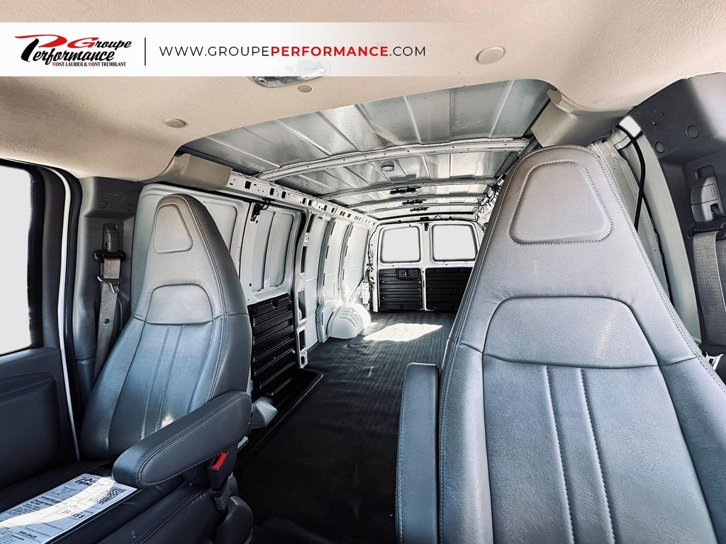 2021 Chevrolet Express Cargo Van in Mont-Tremblant, Quebec - 7 - w1024h768px