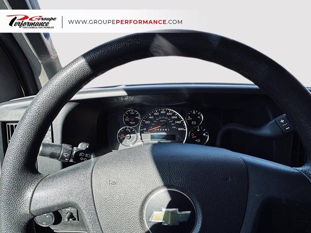 2021 Chevrolet Express Cargo Van in Mont-Tremblant, Quebec - 8 - w1024h768px