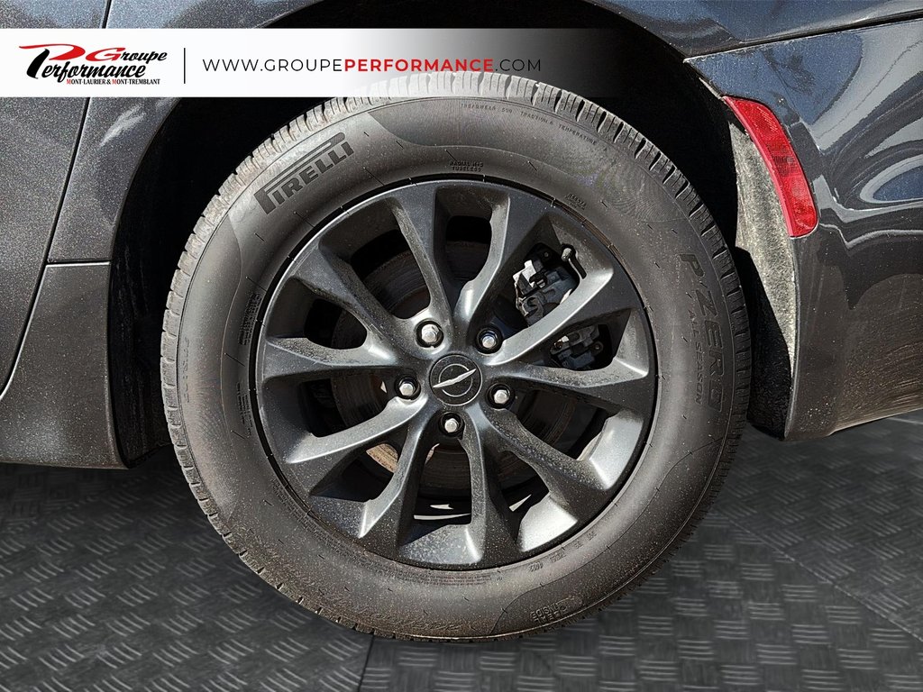 Chrysler Pacifica Touring L 2022 à Mont-Tremblant, Québec - 8 - w1024h768px