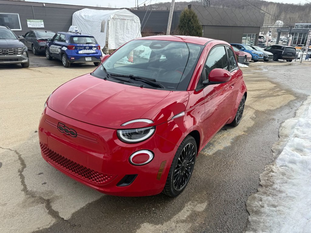 Fiat 500e  2024 à Mont-Tremblant, Québec - 2 - w1024h768px