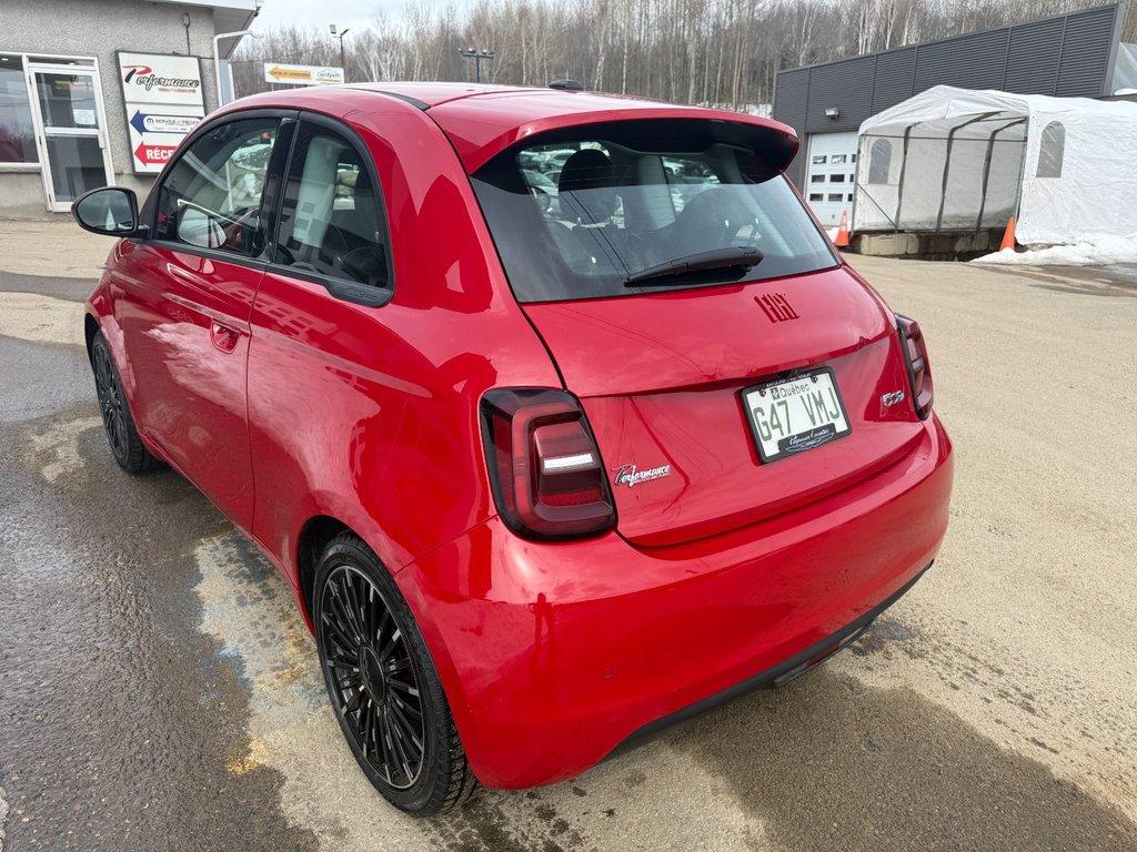 Fiat 500e  2024 à Mont-Tremblant, Québec - 3 - w1024h768px