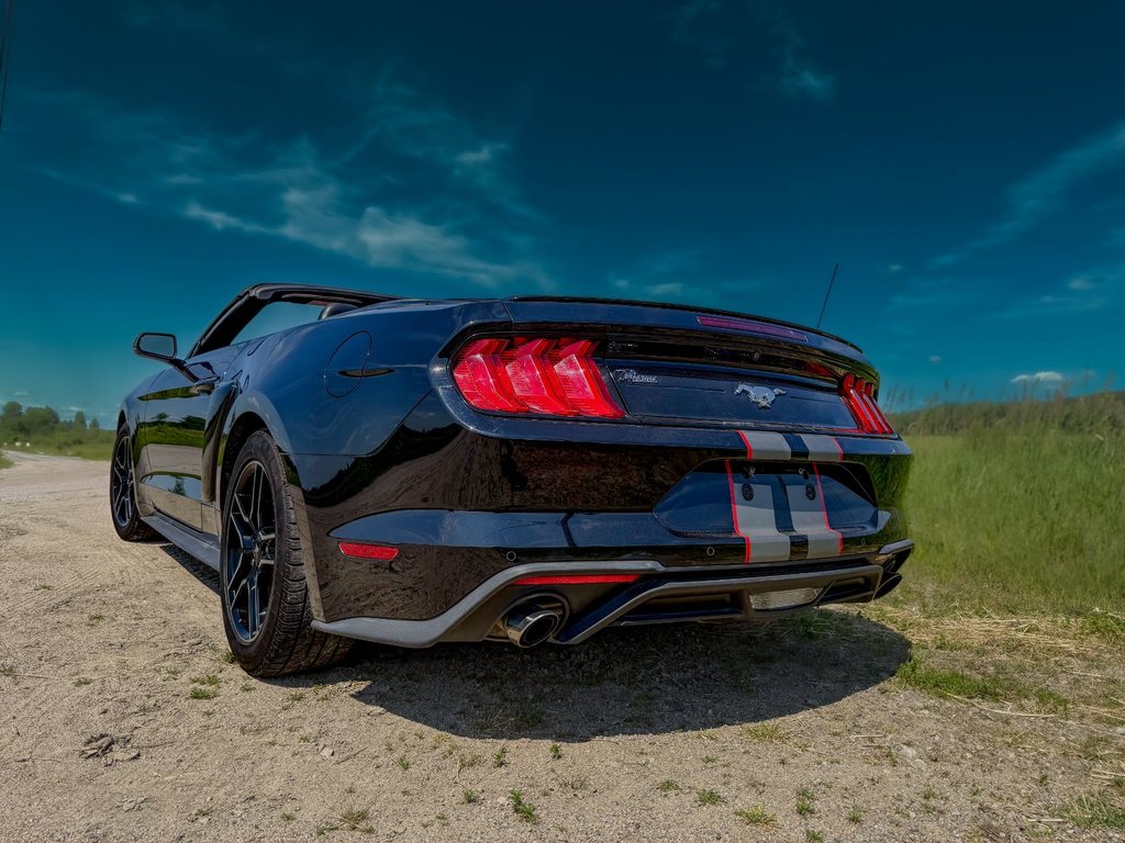 2020 Ford Mustang Ecoboost in Mont-Laurier, Quebec - 2 - w1024h768px
