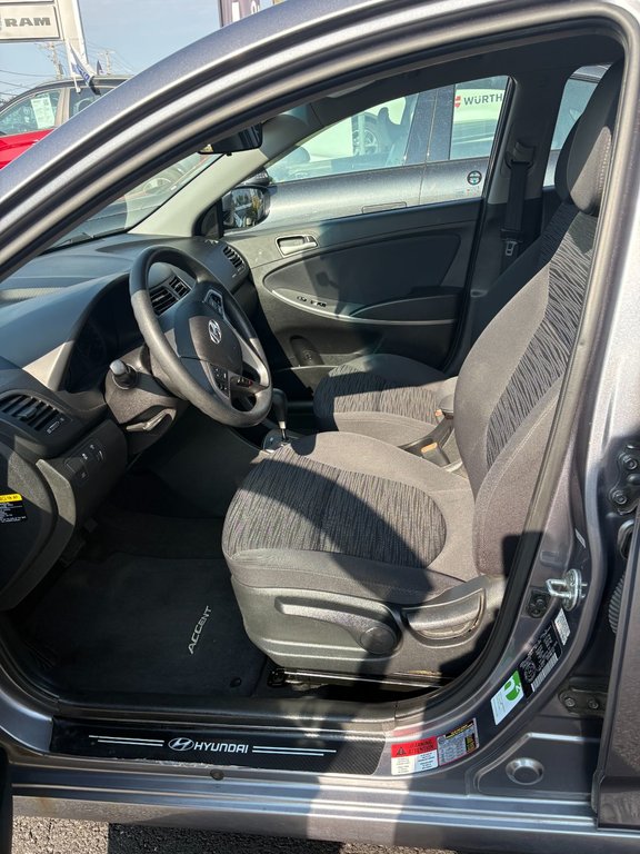 Hyundai Accent GL 2016 à Mont-Tremblant, Québec - 12 - w1024h768px