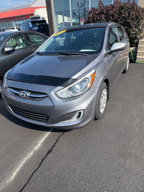 Hyundai Accent GL 2016 à Mont-Tremblant, Québec - 2 - w1024h768px