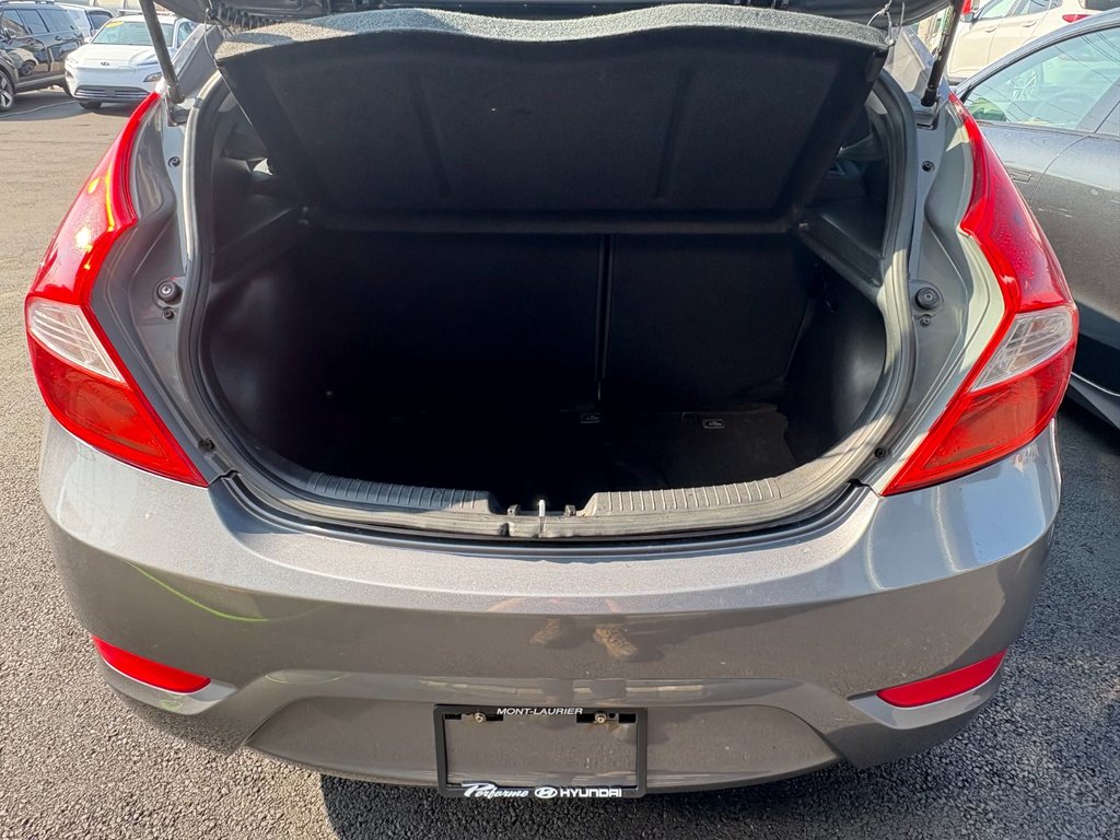 Hyundai Accent GL 2016 à Mont-Tremblant, Québec - 10 - w1024h768px