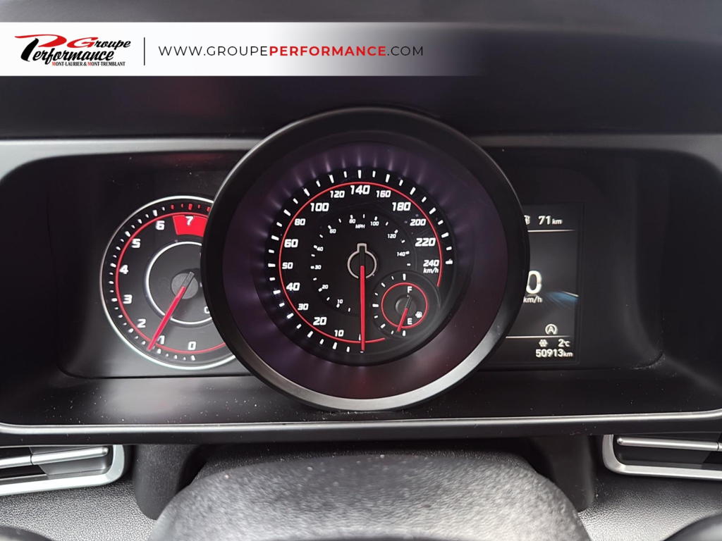 2022 Hyundai Elantra Essential in Mont-Tremblant, Quebec - 19 - w1024h768px