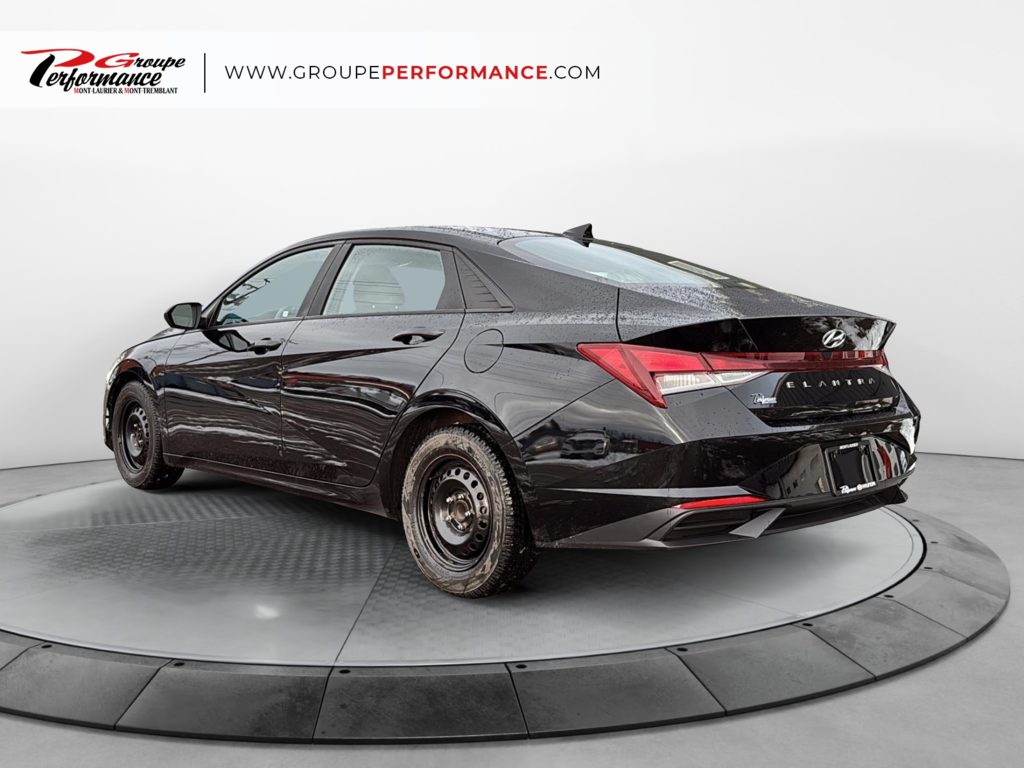 2022 Hyundai Elantra Essential in Mont-Tremblant, Quebec - 3 - w1024h768px