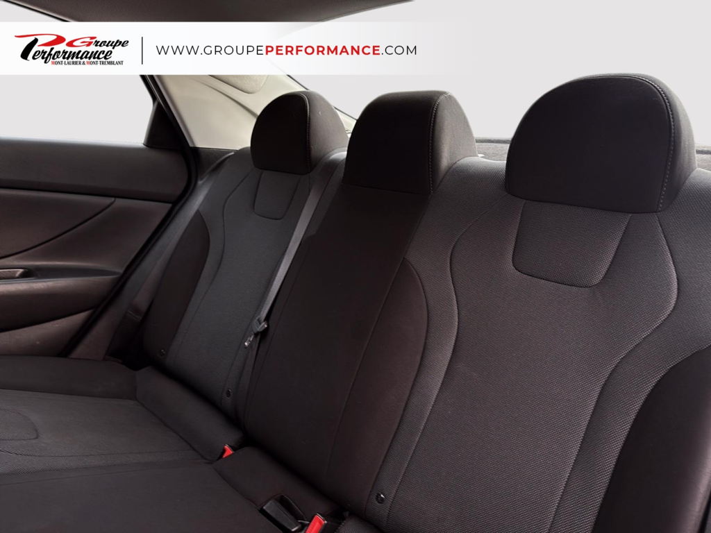2022 Hyundai Elantra Essential in Mont-Tremblant, Quebec - 17 - w1024h768px