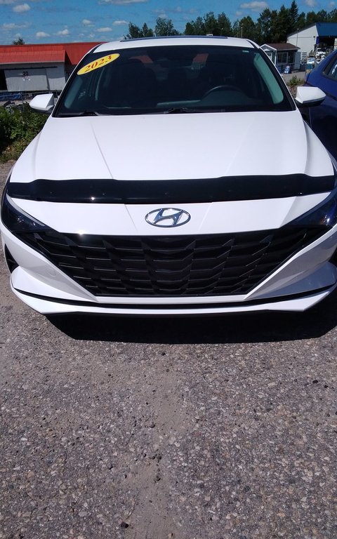 Hyundai Elantra Preferred 2023 à Mont-Laurier, Québec - 1 - w1024h768px