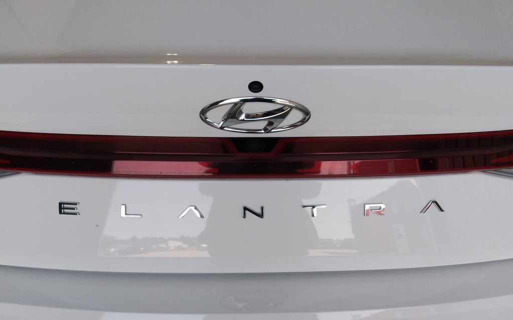 Hyundai Elantra Preferred 2023 à Mont-Laurier, Québec - 13 - w1024h768px