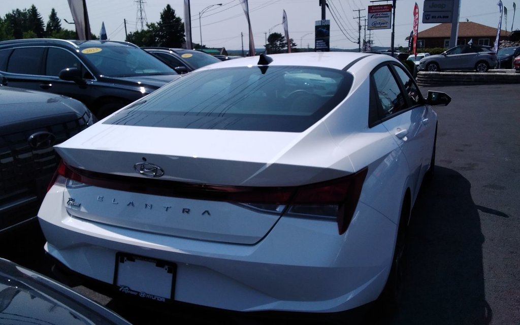 Hyundai Elantra Preferred 2023 à Mont-Laurier, Québec - 5 - w1024h768px