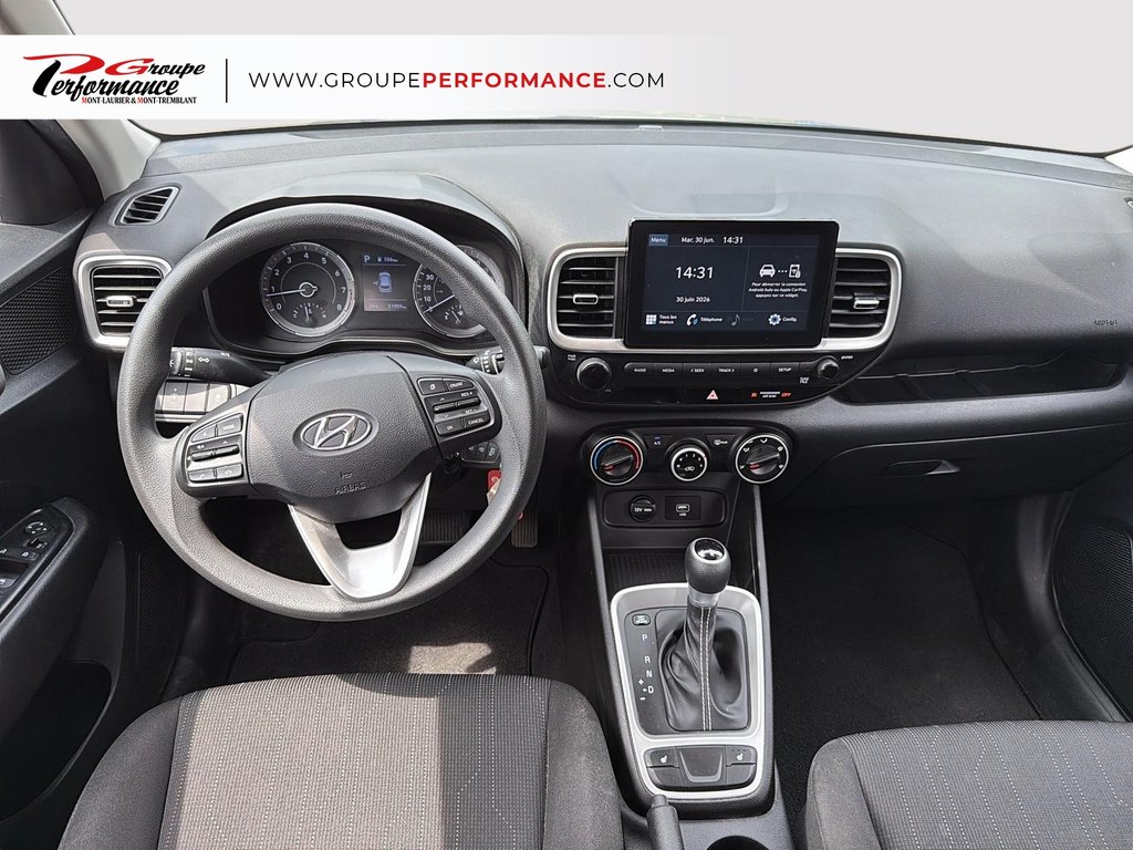 2021 Hyundai Venue Essential in Mont-Tremblant, Quebec - 11 - w1024h768px