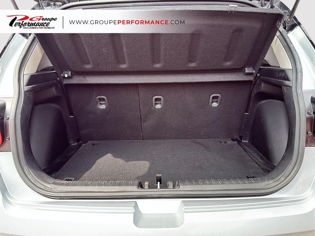 2021 Hyundai Venue Essential in Mont-Tremblant, Quebec - 8 - w1024h768px