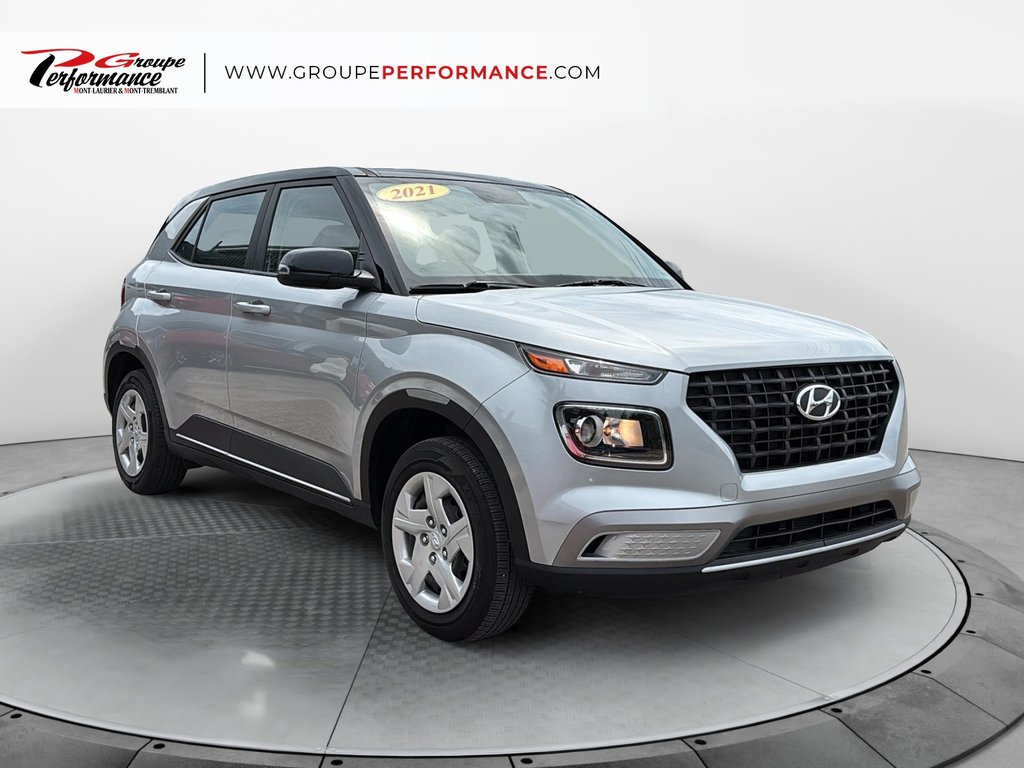 2021 Hyundai Venue Essential in Mont-Tremblant, Quebec - 2 - w1024h768px