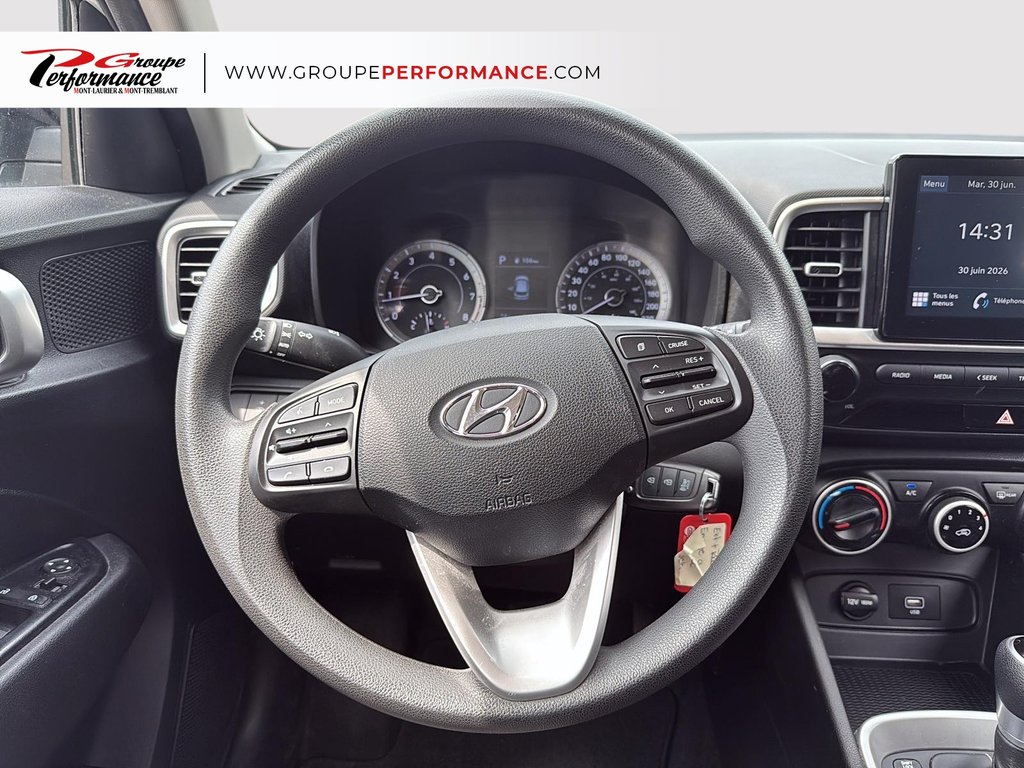 2021 Hyundai Venue Essential in Mont-Tremblant, Quebec - 13 - w1024h768px