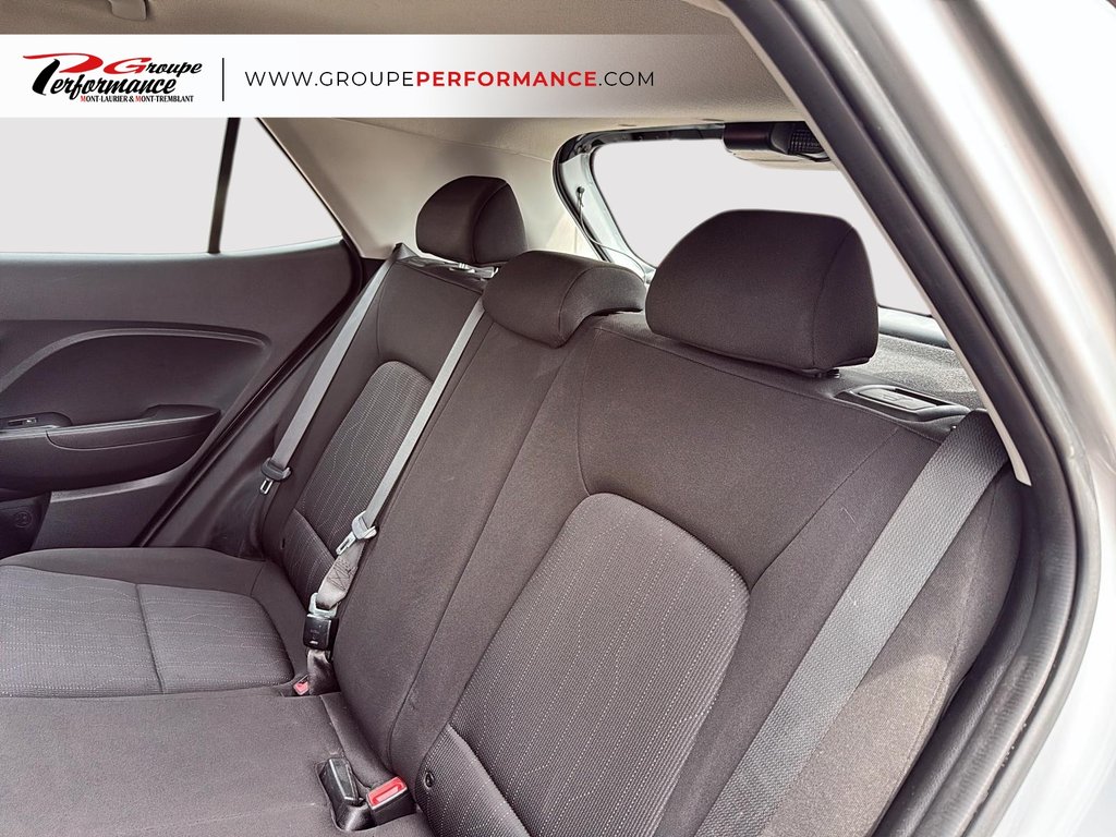 2021 Hyundai Venue Essential in Mont-Tremblant, Quebec - 10 - w1024h768px