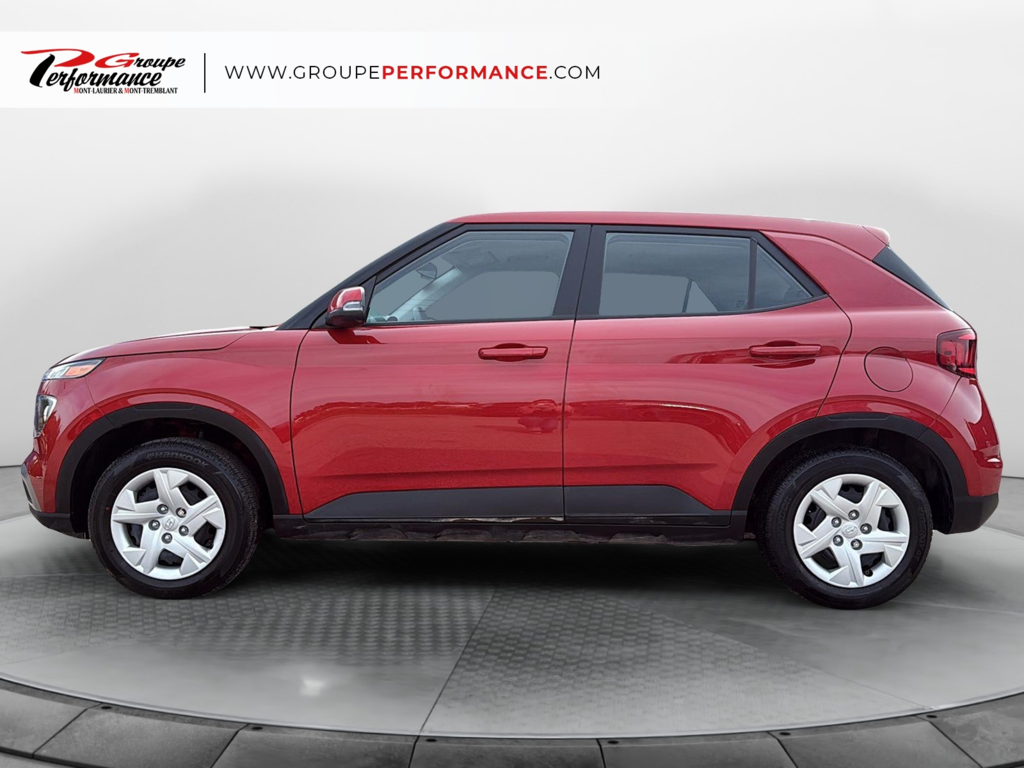 2022 Hyundai Venue Essential in Mont-Tremblant, Quebec - 4 - w1024h768px
