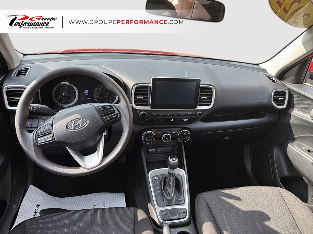 2022 Hyundai Venue Essential in Mont-Tremblant, Quebec - 9 - w1024h768px