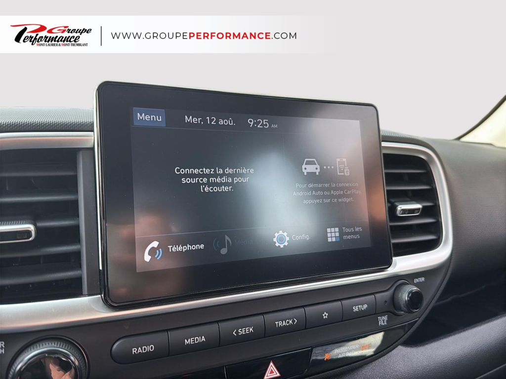 2022 Hyundai Venue Essential in Mont-Tremblant, Quebec - 17 - w1024h768px