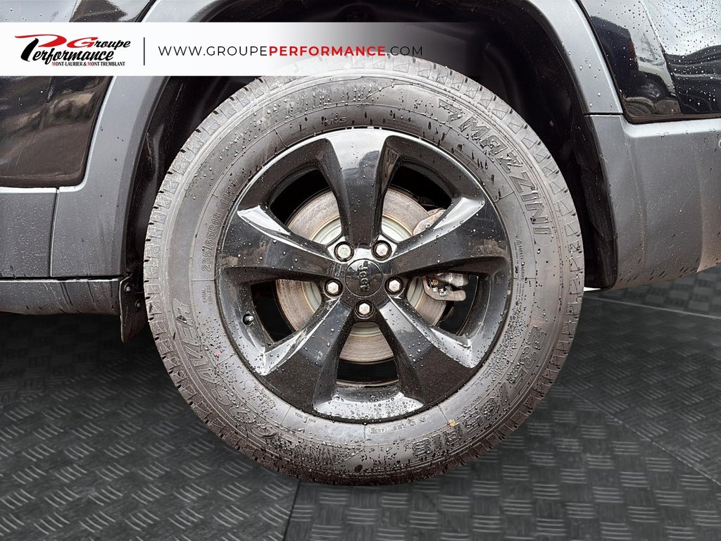 Jeep Cherokee Altitude 2023 à Mont-Tremblant, Québec - 9 - w1024h768px