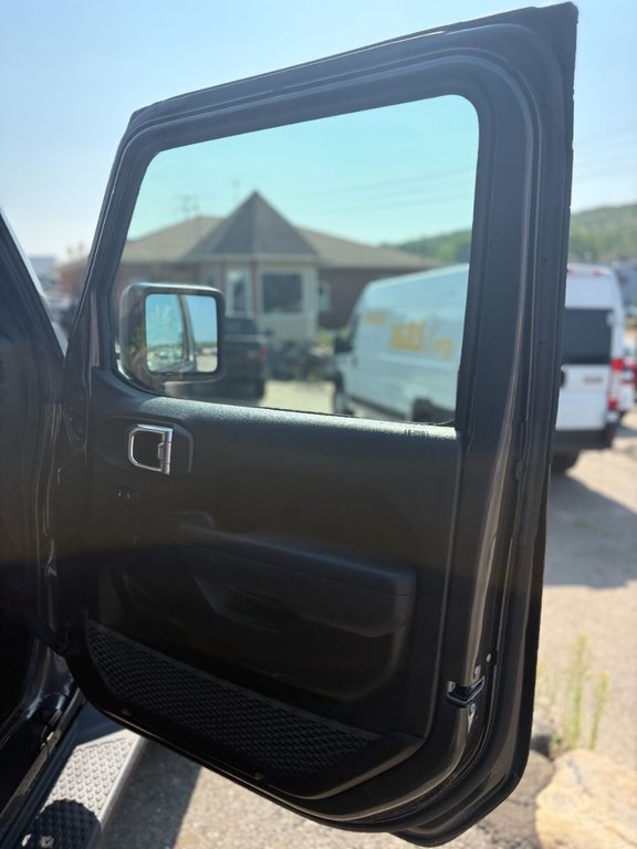 Jeep Gladiator NightHawk 2024 à Mont-Tremblant, Québec - 18 - w1024h768px