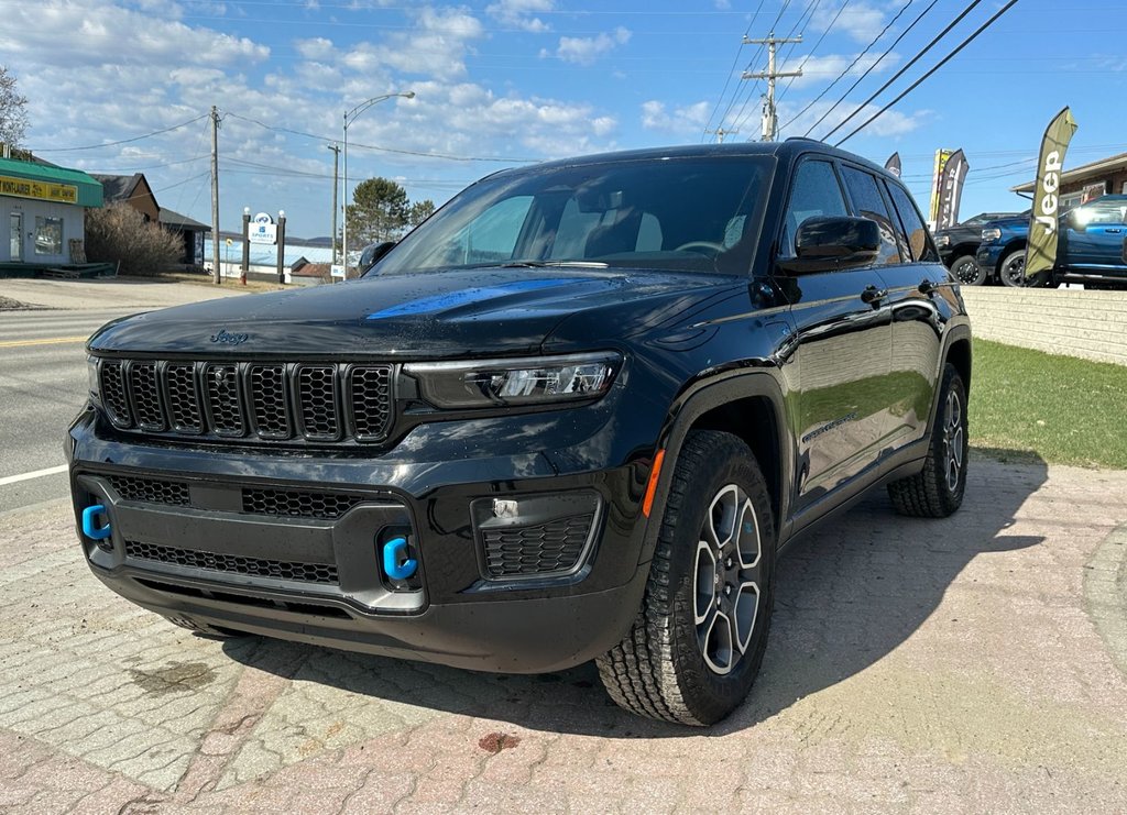 2023  Grand Cherokee 4xe TRAILHAWK 4xe in Mont-Tremblant, Quebec - 2 - w1024h768px