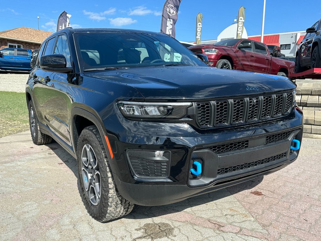 2023  Grand Cherokee 4xe TRAILHAWK 4xe in Mont-Tremblant, Quebec - 7 - w1024h768px