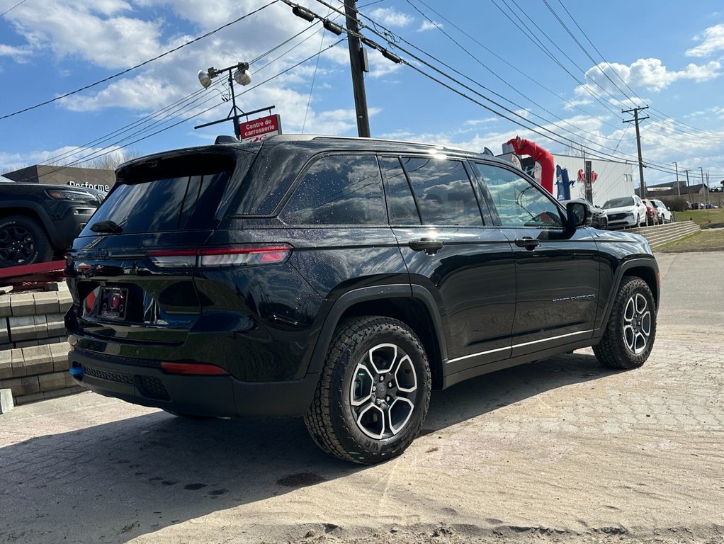 2023  Grand Cherokee 4xe TRAILHAWK 4xe in Mont-Laurier, Quebec - 6 - w1024h768px