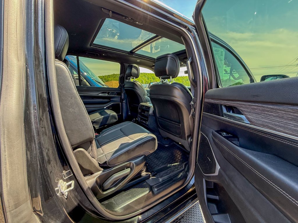 2023 Jeep WAGONEER Series II in Mont-Laurier, Quebec - 8 - w1024h768px