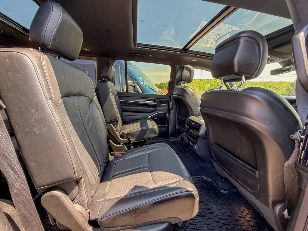 2023 Jeep WAGONEER Series II in Mont-Laurier, Quebec - 9 - w1024h768px